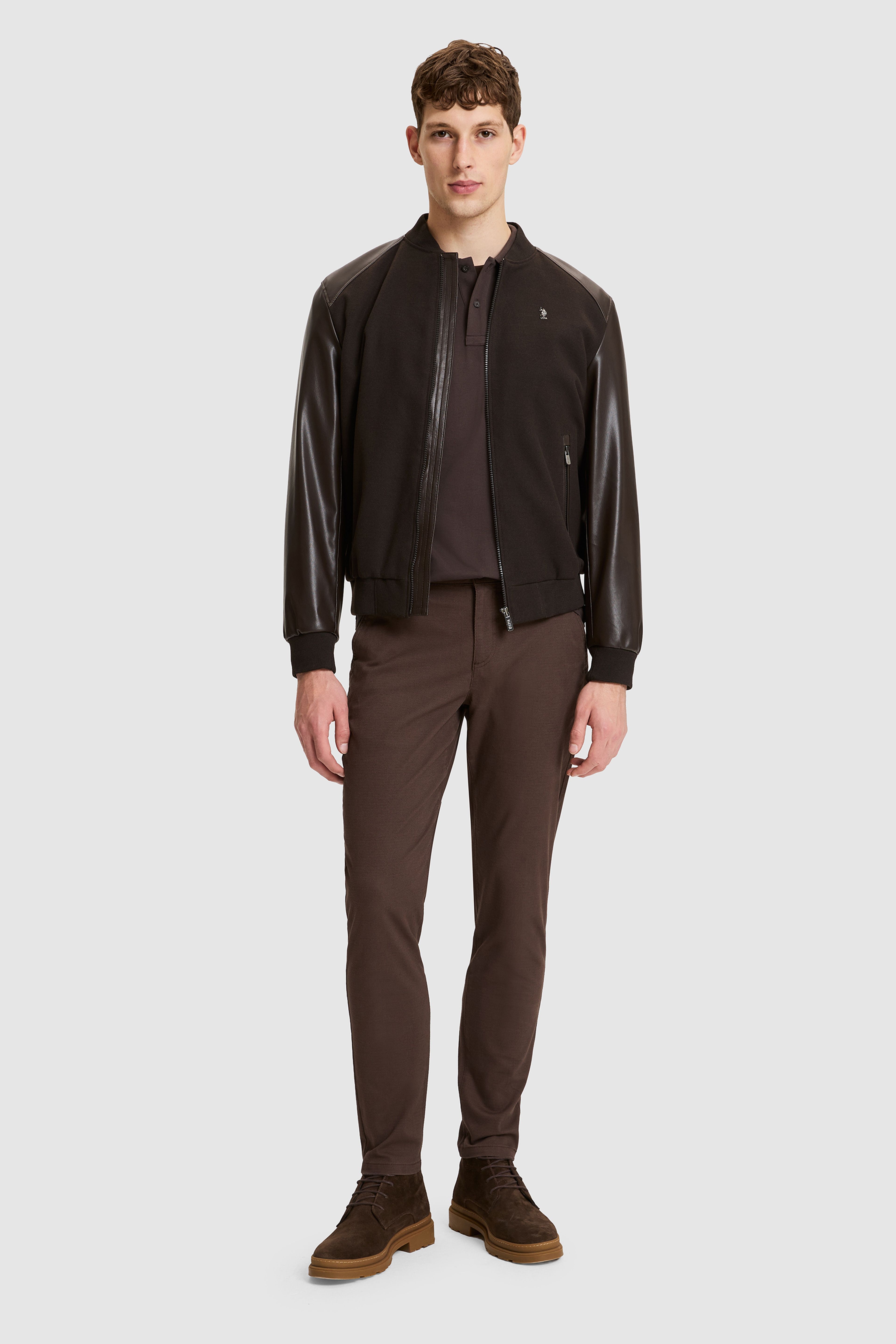 Erkek Kahverengi Regular Fit Fermuarlı Cepli Suni Deri Detaylı Logolu Bomber Ceket - Image 4